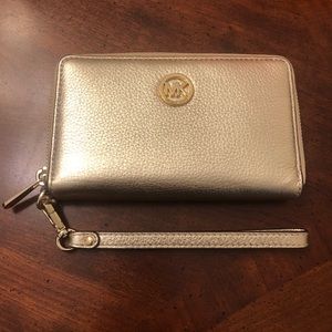 michael kors wristlet